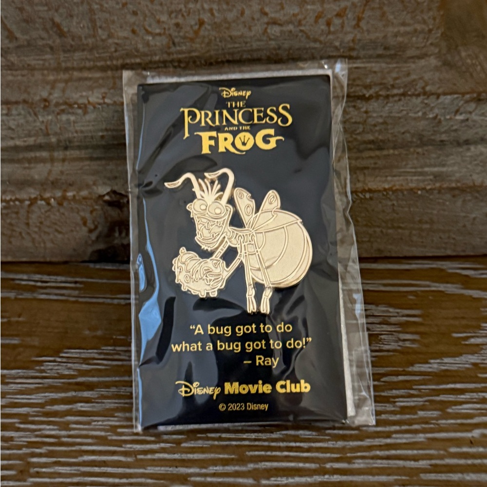 NIP Disney Princess and the Frog LE Gold Trading Pin